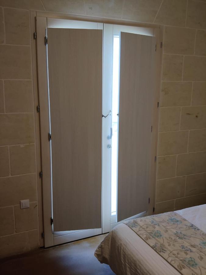 GozoWindmill Apartments Qala Esterno foto